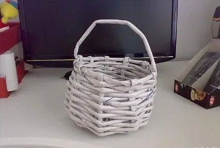 [用报纸编篮子的手工制作创意—用报纸,广.