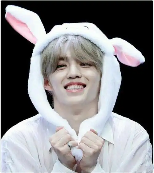 撒娇精爱豆边伯贤爱嘟嘴朴灿烈小拳拳防弹的他也太嗲了