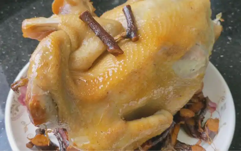 3斤鸡加1把树根,教你客家有名的五指毛桃鸡做法,味道正宗又好吃