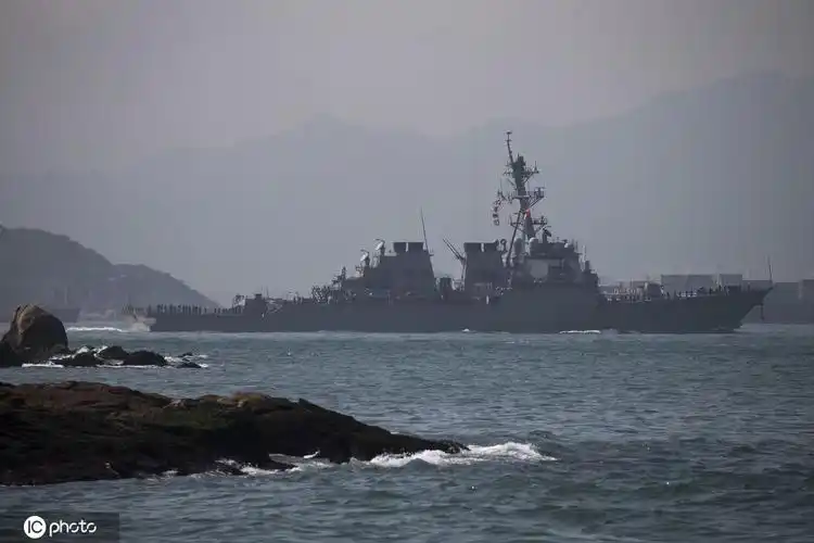 美巡洋舰穿航台湾海峡 东部战区:一切活动都在掌握之中