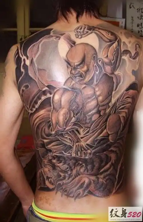 伏虎罗汉纹身