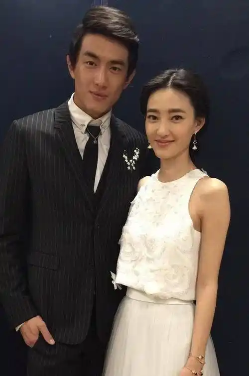 也有不少网友表示惋惜:闪婚的对象竟然不是林更新.