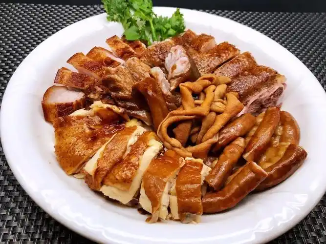 卤水拼盘★活动解释权归岚谷卤味所有.只需10蚊!10蚊!