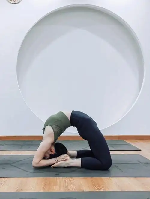 瑜伽后弯练习日常