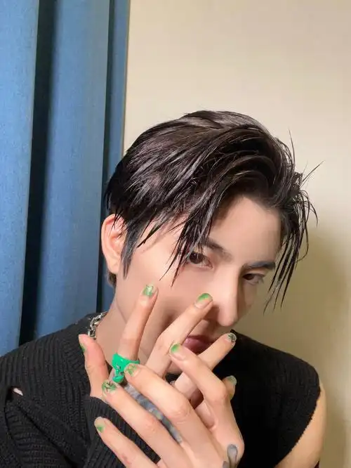 69男生美甲分享绿到你发慌版79