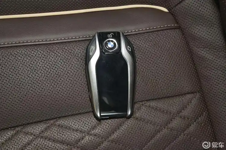 【宝马7系2016款740li 领先型钥匙汽车图片-汽车图片大全】-易车