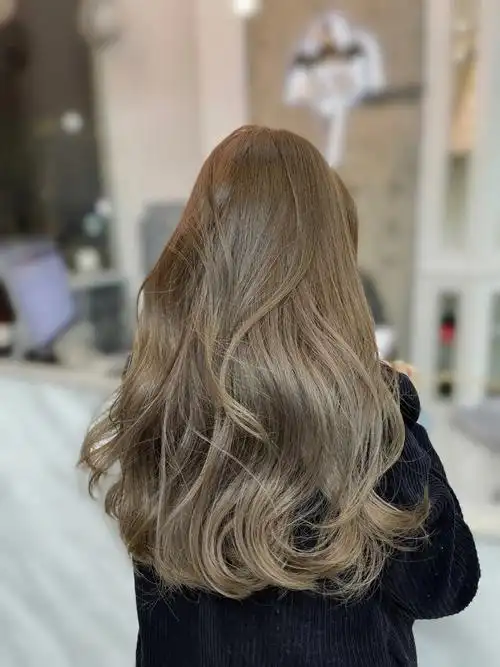 不需要漂色的发色—亚麻冷棕亚麻冷棕,说一款调的颜色,收藏给你的tony