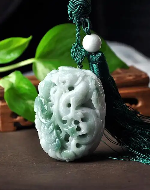 精工雕刻天然a货翡翠飞龙在天,多子多福手把件