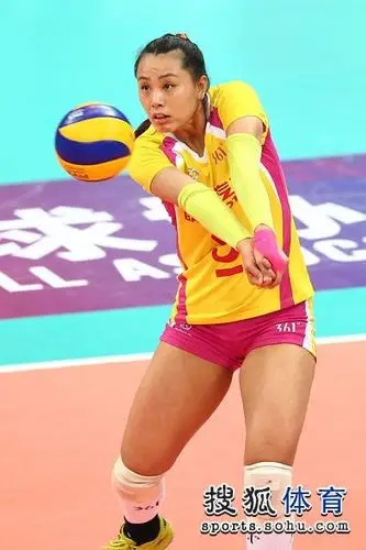 图文:北京女排1-3浙江 顶梁柱曾春蕾