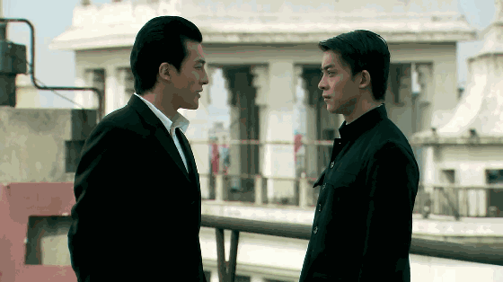 公寓断网,无聊的帅哥美女们玩故事接龙,脑洞出了一部谍战大片,杀特务