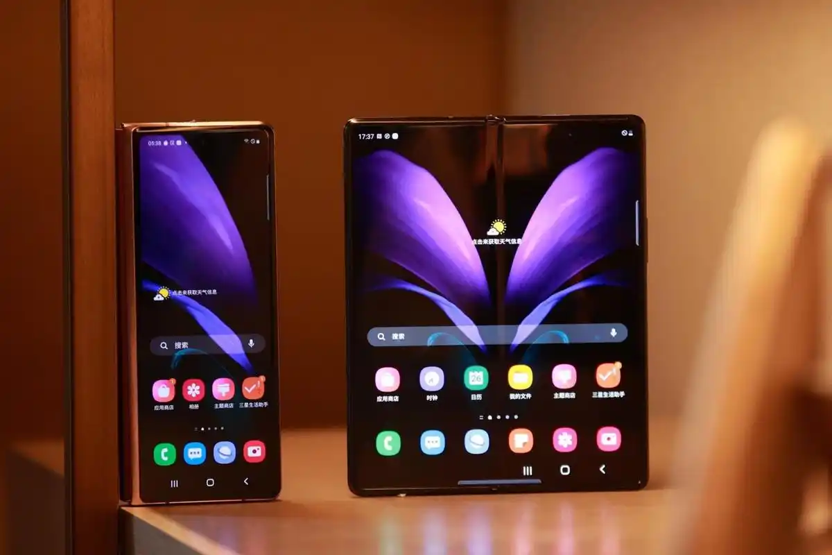 三星galaxy z fold2 5g技术和体验引领行业,助三星占据折叠屏手机7成