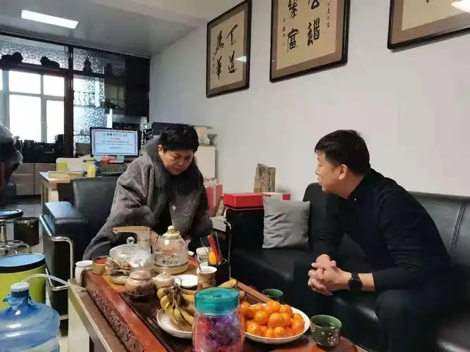 吐鲁番分行开展"新春送福"客户新春拜访活动