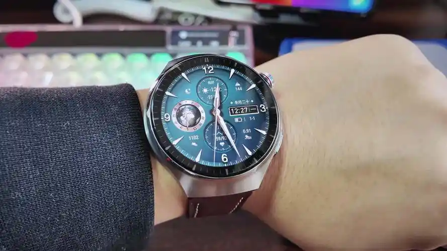 华为表盘市场搜《新世界》