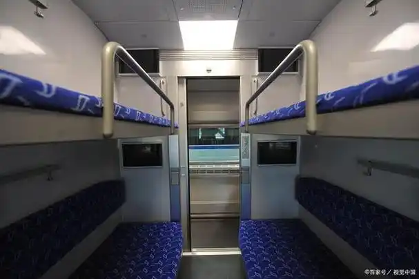这种车厢主要出现在部分特快列车的顶级席位上,如z字头列车的高级软卧
