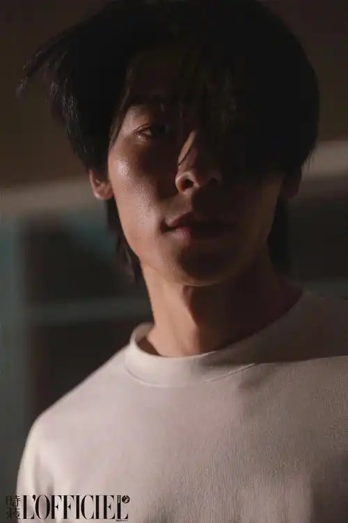 许光汉时装四月封面