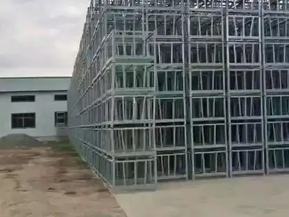 储存苹果的冷库大铁筐