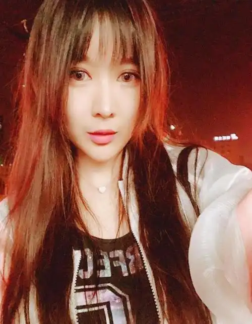 前女友灰灰爆料张大仙被封原因:又想跳槽在两平台抬价被警告_网易订阅