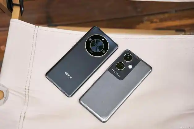 自己喜欢的进行购买就好啦~喜欢曲屏和首选荣耀x50和红米note13 pro