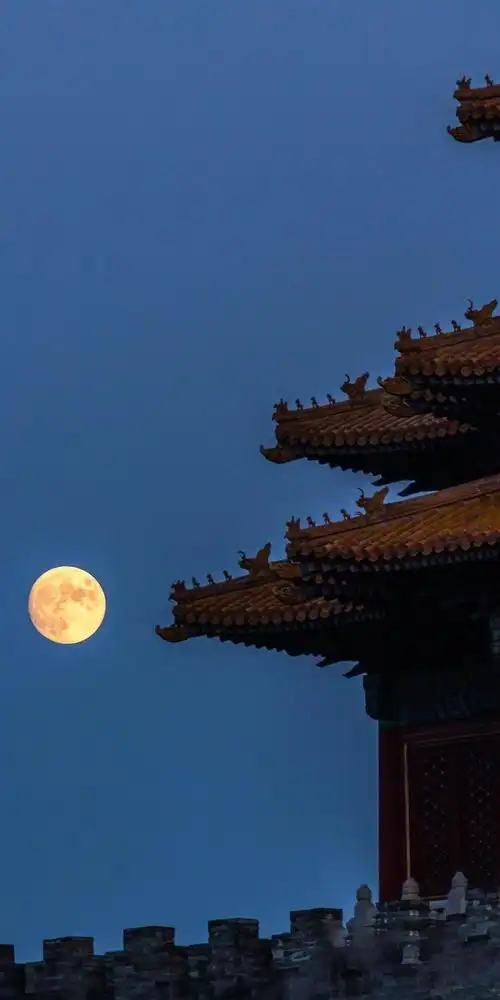 故宫角楼赏月亮