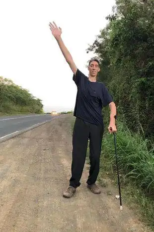 世界第一高人世界第一高人5米9的人世界第一高人曲折求爱