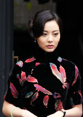 无名者里的彩依是谁扮演