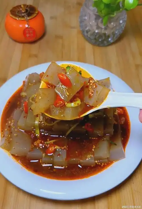 真不是吹的,这碗拌凉粉你拿肉都不给你换!