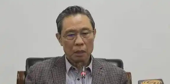 82岁高龄的钟南山院士,临危受命,继非典之后,再次披甲上阵.