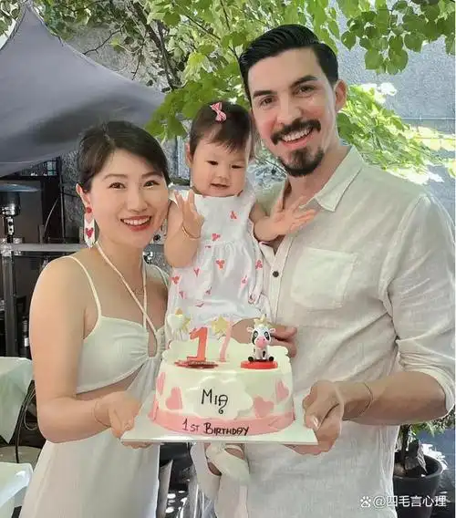 这位央视美女主持名叫王帆,曾毕业于北京大学艺术学院,凭借着出色的