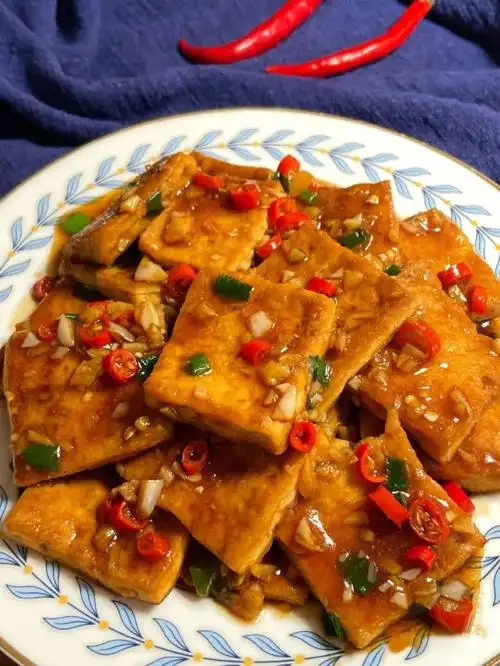 香煎脆皮豆腐外脆里嫩咸香下饭分享给大家