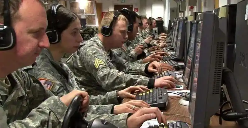 雇佣的一名61岁女专家就中了国外的美男计从而导致泄露大量军事机密