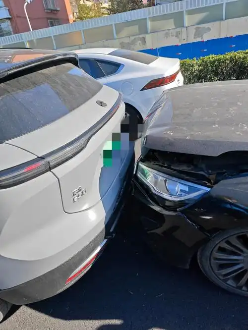 一场由于aeb引发的追尾