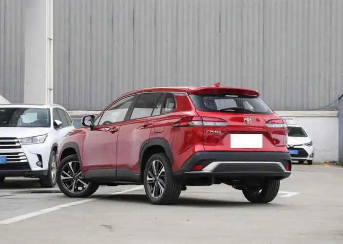 级别小型suv 广汽丰田chr是代步suv,与缤智探影等同级车型有所区别