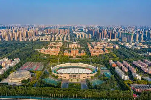 航拍河南郑州大学主校区高校校园建筑群风光