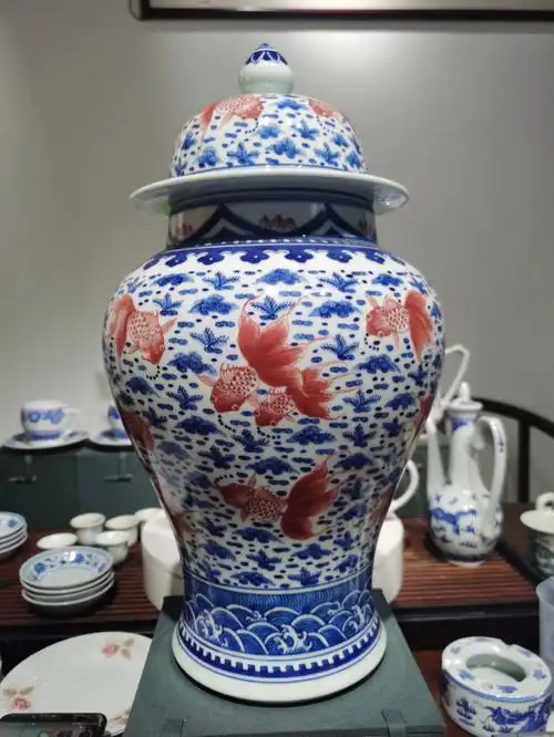 来到景德镇既可以看到优质的各类瓷器