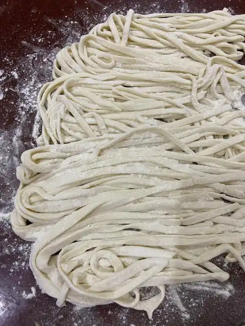 佑手嗱餹做的快手纯手工擀面条