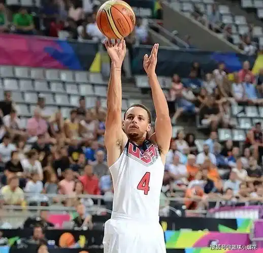 的,大一赛季场均21分5篮板3助攻,单赛季122个三分球打破ncaa新生记录