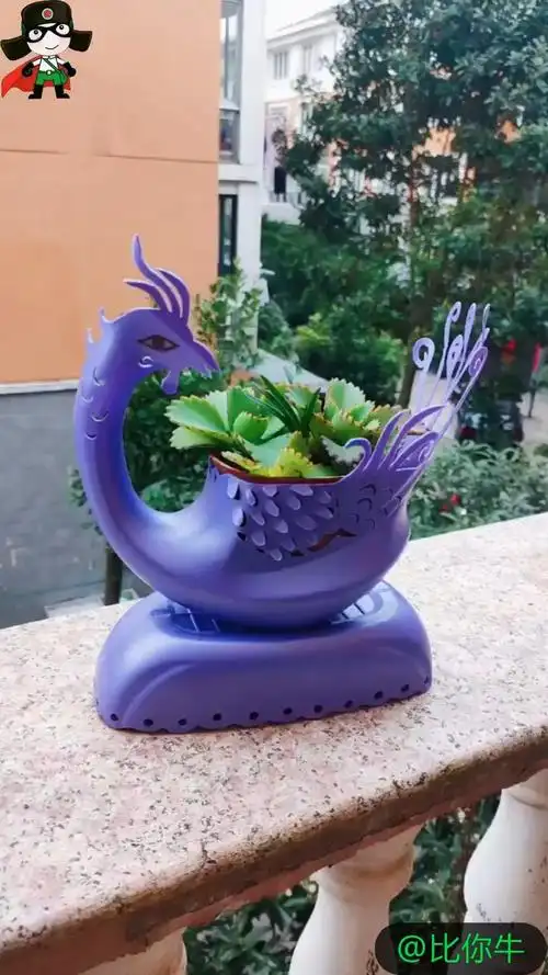 洗衣液瓶千万别扔,改造一下做个凤凰花盆