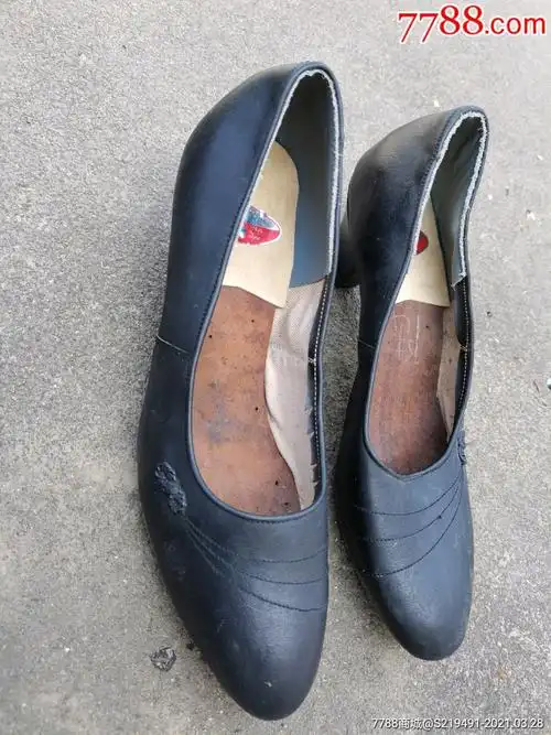 八十年代高档真皮女鞋
