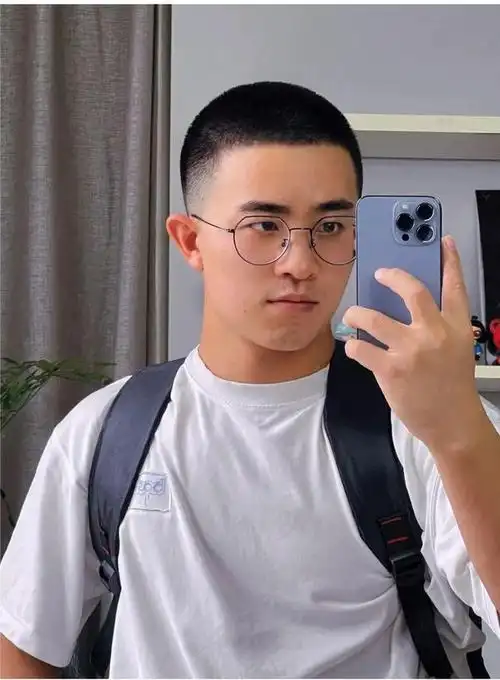 今夏超火的男士发型清凉显精神越来越多男士这样剪