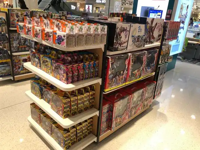 胖东来时代广场玩具文体陈列图