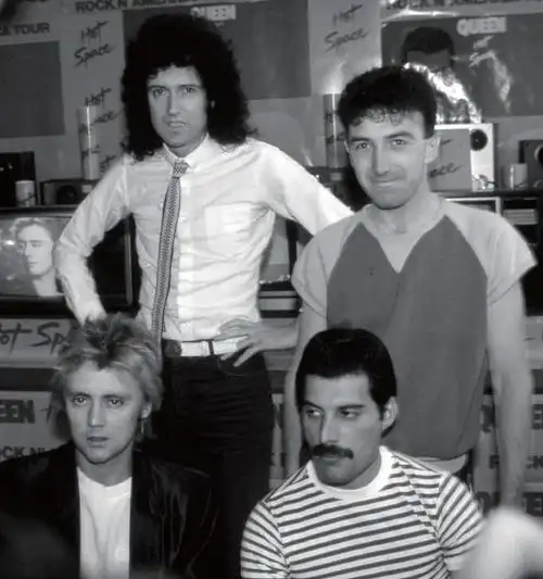 在波西米亚狂想曲里看见星辰大海皇后乐队rock全世界