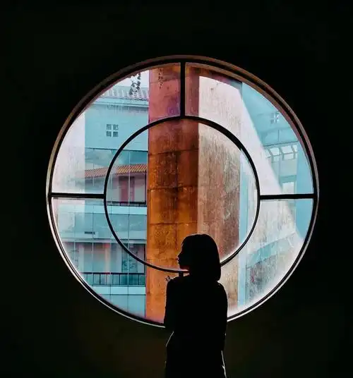 框架视角这个构图方法能让你的照片亮眼10倍