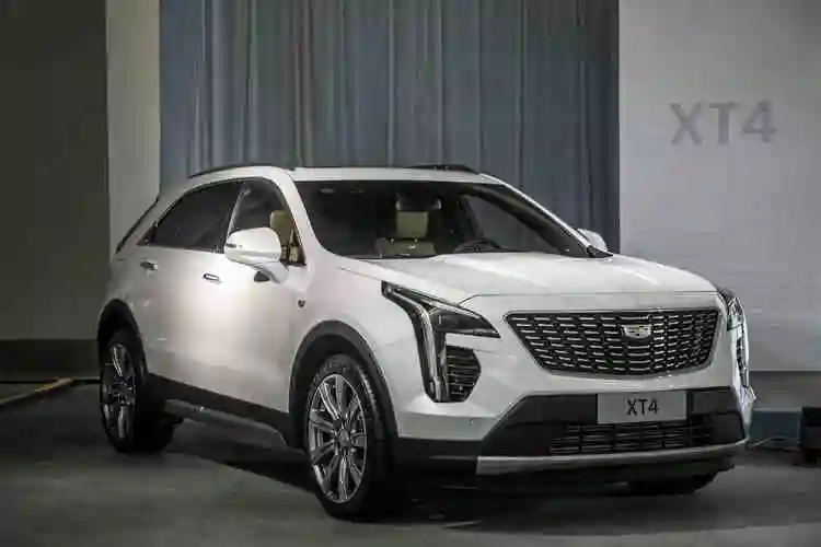 推出其在这个级别里的首款suv车型——凯迪拉克xt4(参数|询价|图片)