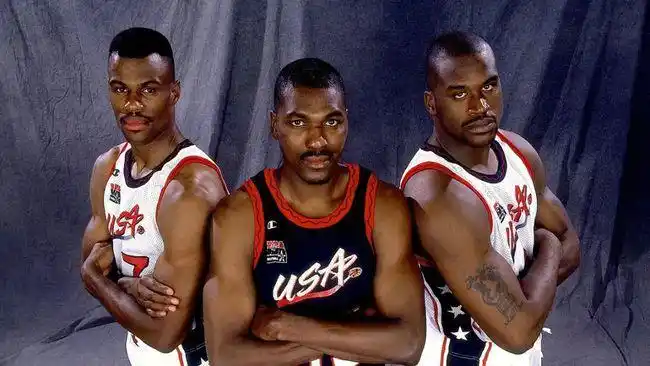 四大中锋催生了第一波三分浪潮,然后维持稳定,到2004-05季变成了17.