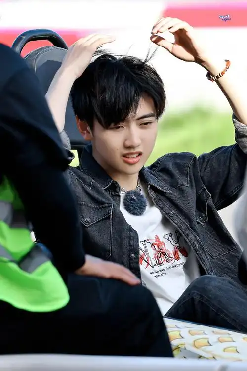 焉栩嘉飞驰吧少年2##飞驰吧少年