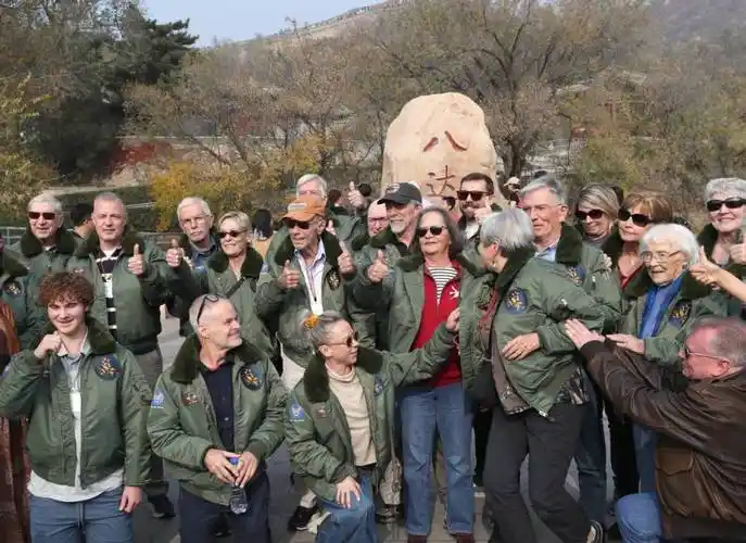 飞虎队老兵抵达北京_腾讯新闻