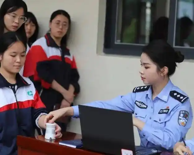 仁怀公安为高考考生开通绿色通道