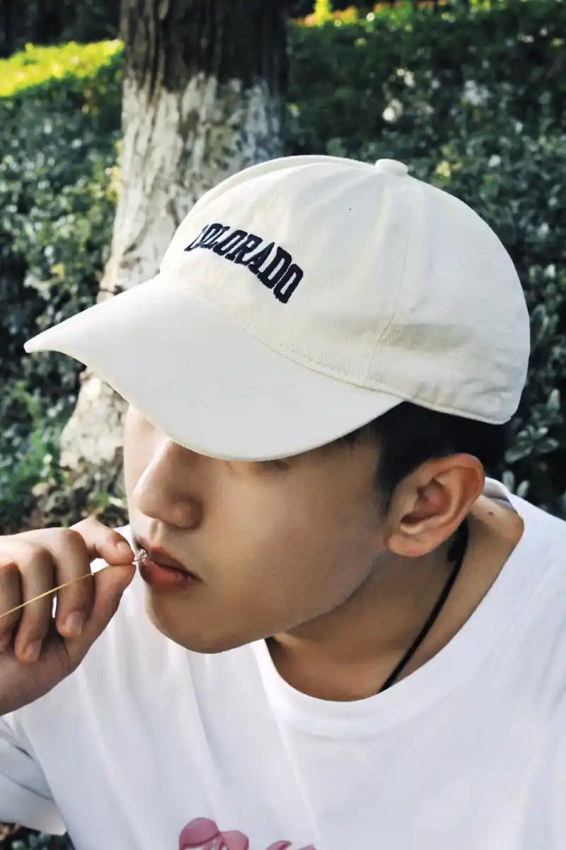 歌名是晴天 歌词却句句诉说雨天.#阳光男孩  #男生写真 # - 抖音