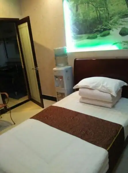 武功县 >> 酒店  标签: 宾馆 皇朝大酒店共多少人浏览:2610545  电话