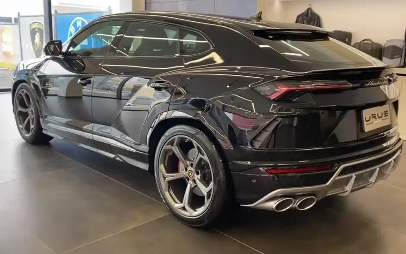 实拍兰博基尼urus,外观很霸气